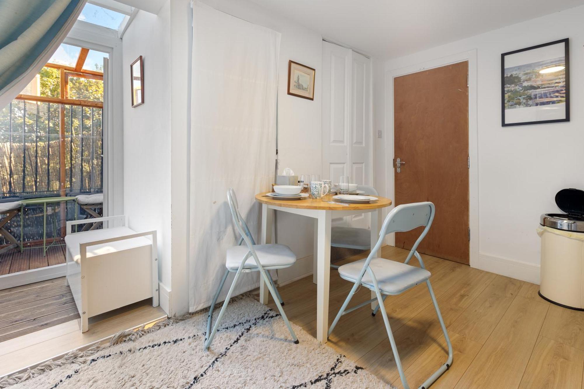 Modern Flat & Balcony In Historic West Kensington Apartment ลอนดอน ภายนอก รูปภาพ